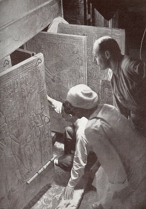 Amun Protecting Tutankhamun — image 11