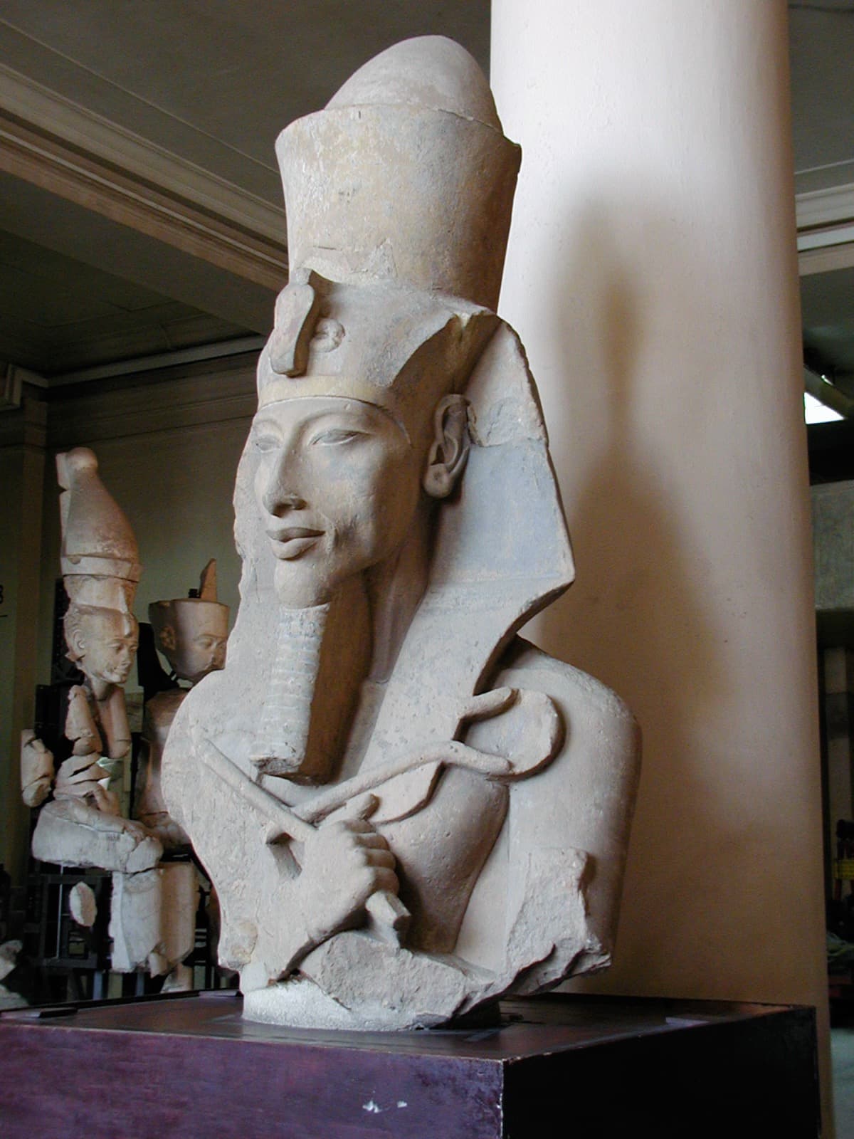 Bust of Akhenaten — image 3
