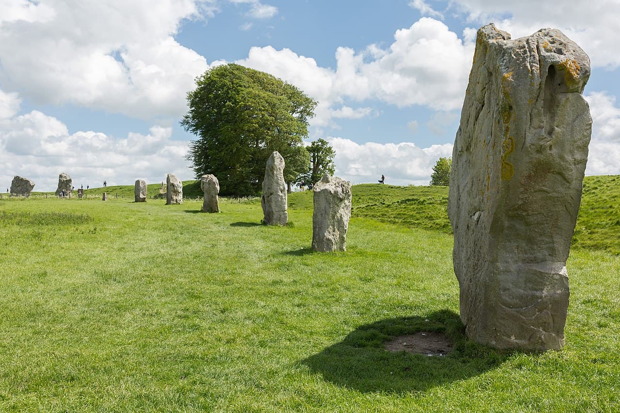 Avebury Stone Circle — image 1
