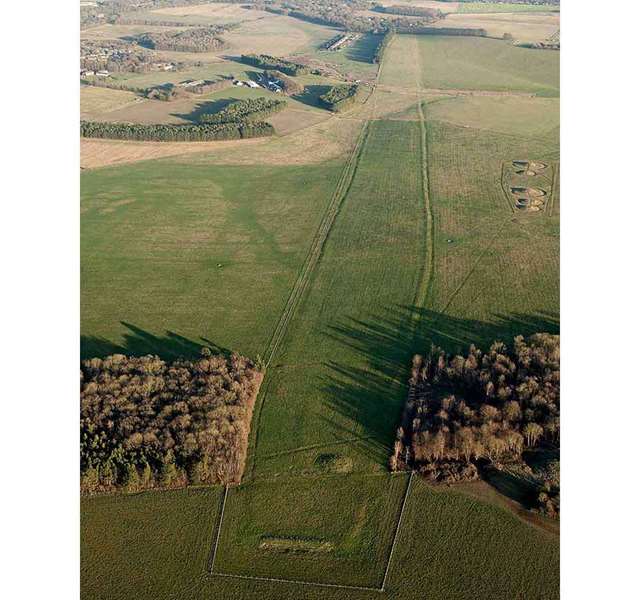 Stonehenge Stone Circle — image 4